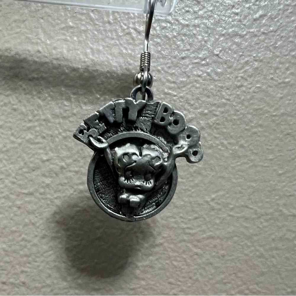 2 betty boop dangling earrings